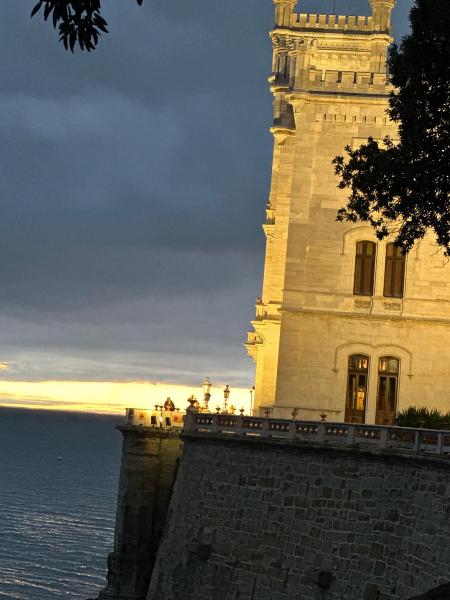 Le Rive Del Revoltella Apartment Trieste Bagian luar foto